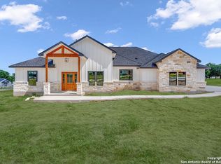 101 Hondo Vis, La Vernia, TX 78121