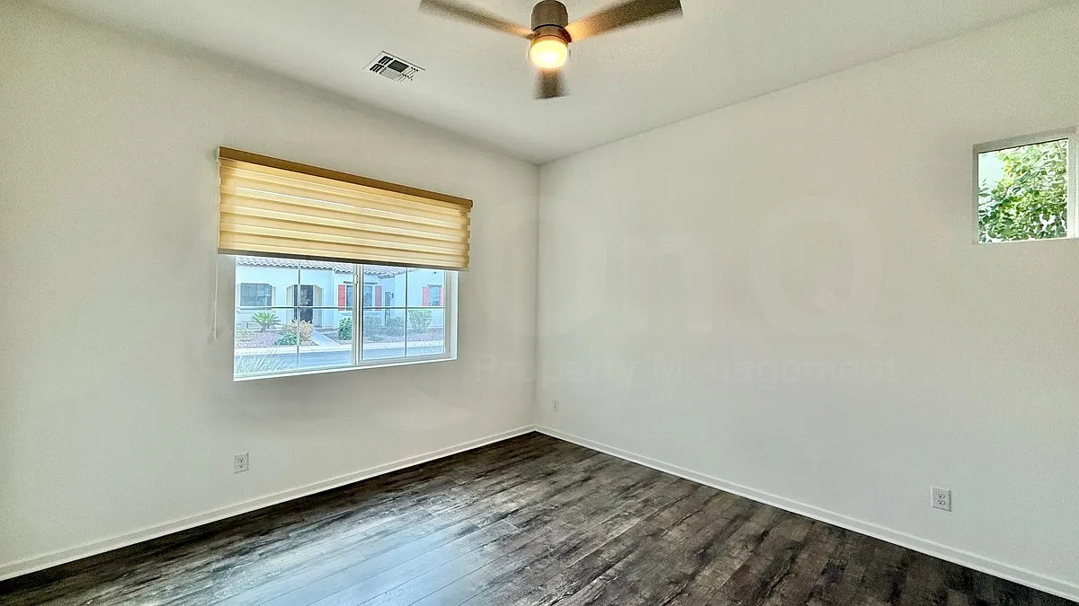 3 bed, 2.0 bath, 2210 sqft, $2,999 — Photo 3