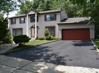 2 Vanderwater Ct, East Brunswick, NJ 08816
