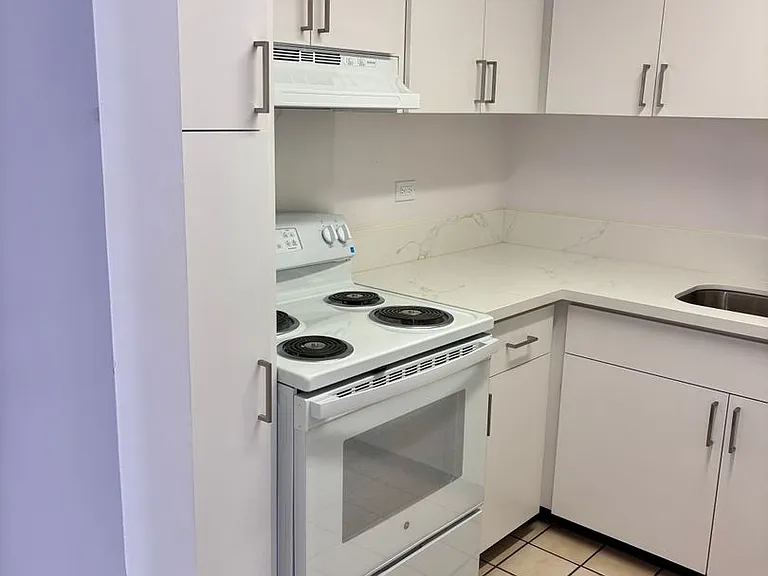 796 Isenberg St #9B — Photo 1