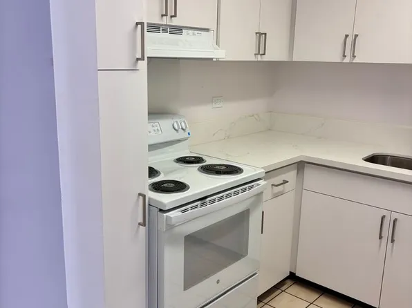 796 Isenberg St APT 9B, Honolulu, HI 96826