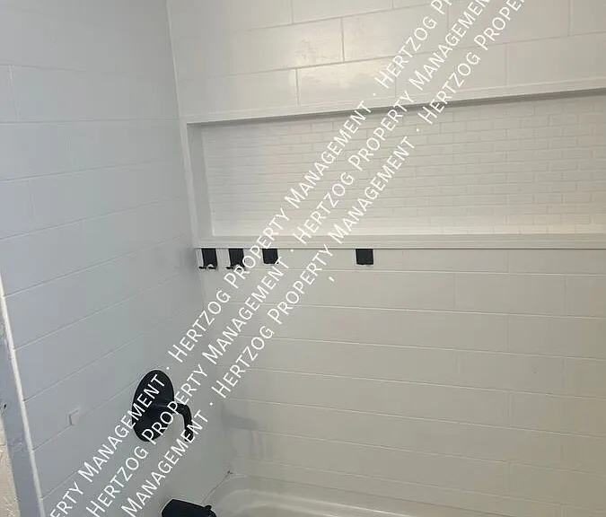 3200 El Camino St — Photo 9