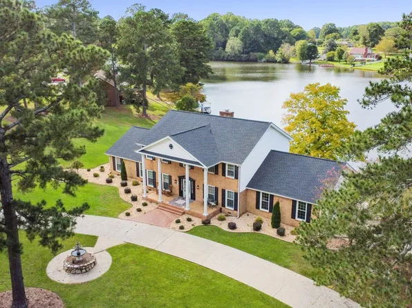 120 Edgewater Dr, Broadway, NC 27505