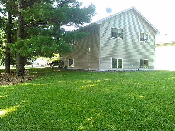 2nd image of 25629 Forest Boulevard Ct