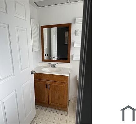 5th image of 1021 N H St APT 4