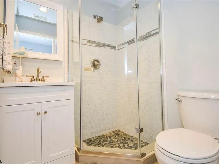 21 S Madison Ave #5 — Photo 10