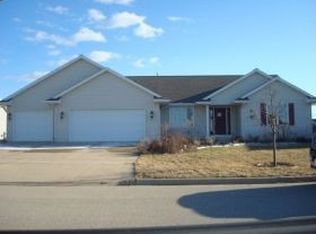 3072 Beth Dr, Green Bay, WI 54311