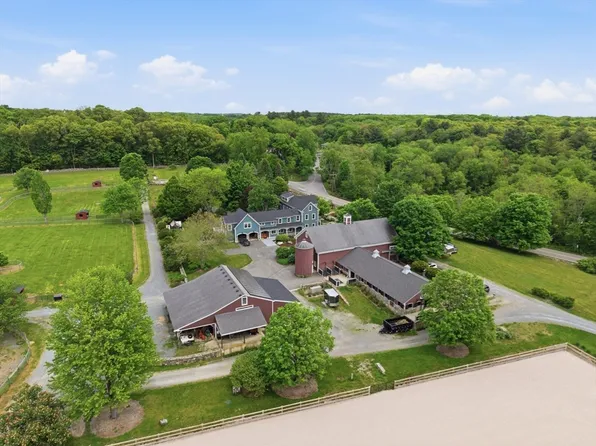 42 Washington St, Sherborn, MA 01770