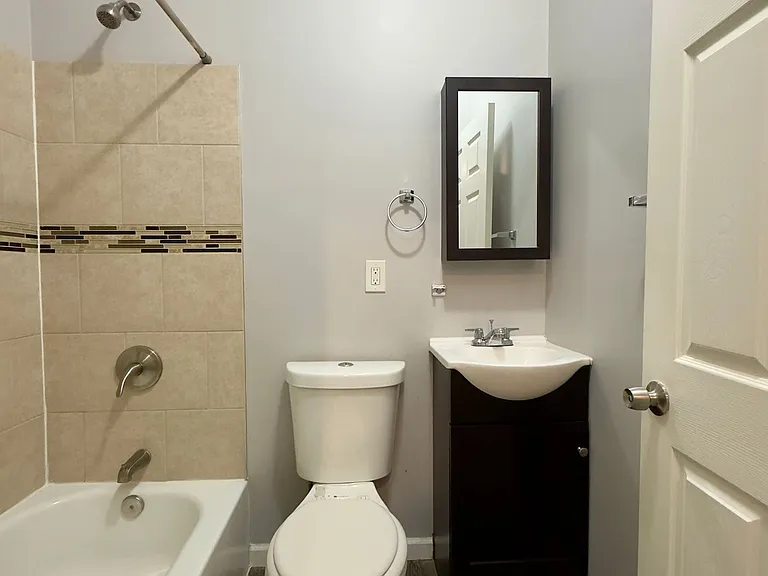 2428 N Calvert St — Photo 6