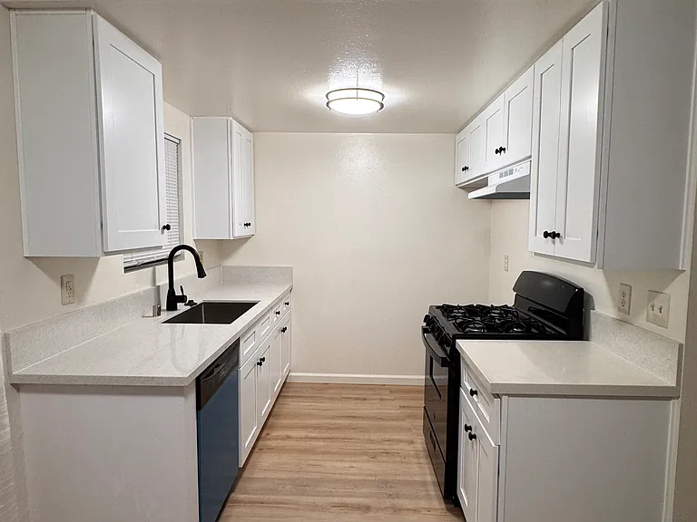 5075 Atlantic Ave #104 — Photo 9