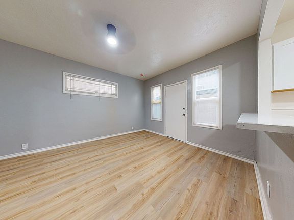 3rd image of 146 Grand Ave Unit 6