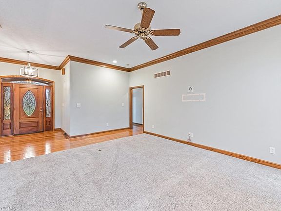 4th image of 180 Shenandoah Blvd
