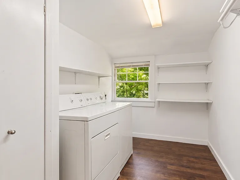376 Montauk Hwy — Photo 8