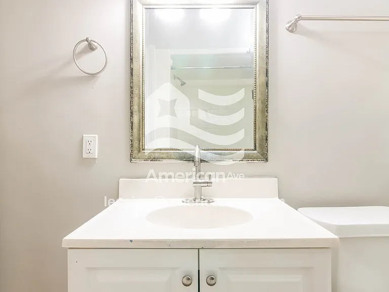 207158_013_bathroom_14.jpg