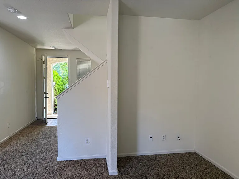 2931 Logansport Way — Photo 23