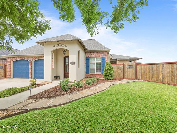 4th image of 104 Bayou Parc Dr