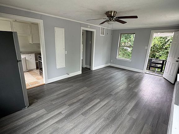 3rd image of 702 Rosedale St Unit C