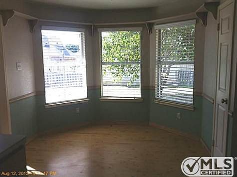 5th image of 1813 Pecan View Dr
