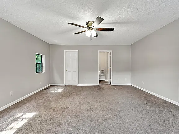 8633 Hilltop Dr — Photo 4