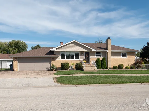 5858 W 82nd St, Burbank, IL 60459