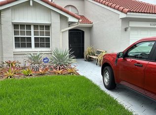 6328 NW 175th Ter, Hialeah, FL 33015