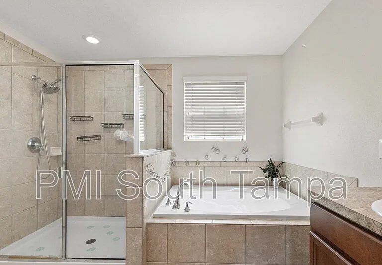 11403 Holmbridge Ln — Photo 21