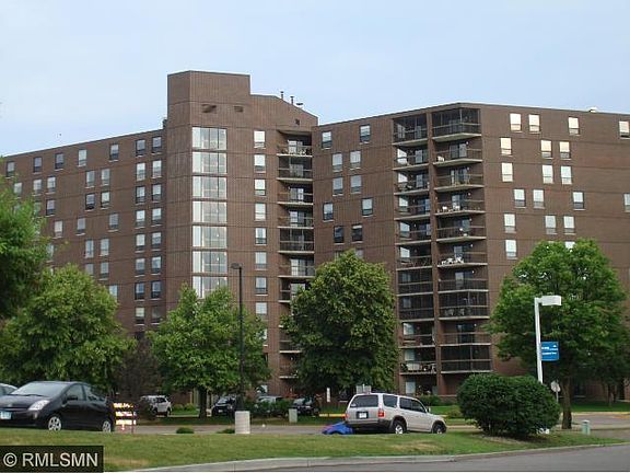 2nd image of 6615 Lake Shore Dr #309