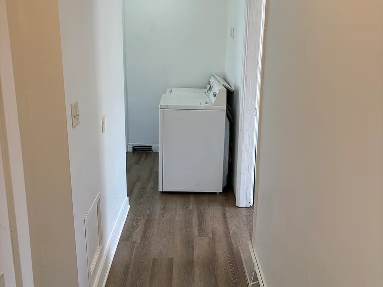 404 Milton Ave — Photo 5