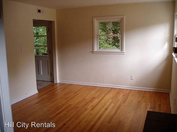 5th image of 4627 Ferncliff Dr #B
