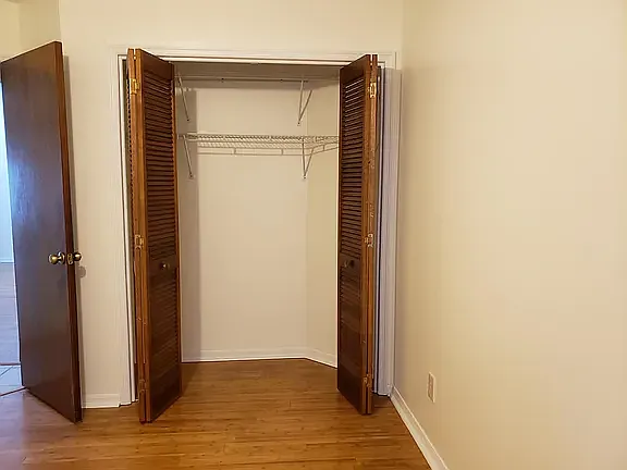1517 Vernon Ct — Photo 5