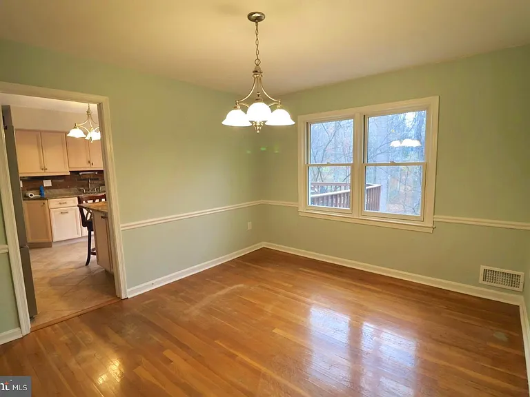 11312 Myrtle Ln — Photo 7