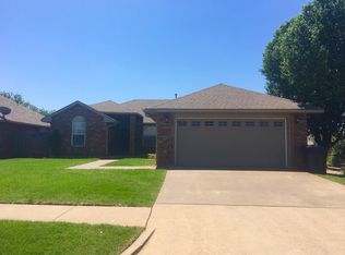 11024 SW 6th St, Yukon, OK 73099