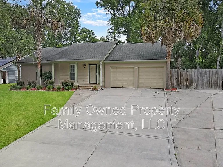 105 Pryors Ln — Photo 3