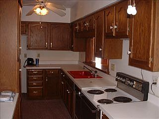 3rd image of 4639 Charles St
