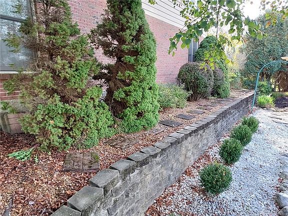 2nd image of 2024-2024 Waterfall Ln