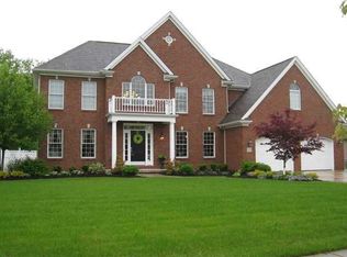 1172 Majestic Woods Dr, Grand Island, NY 14072