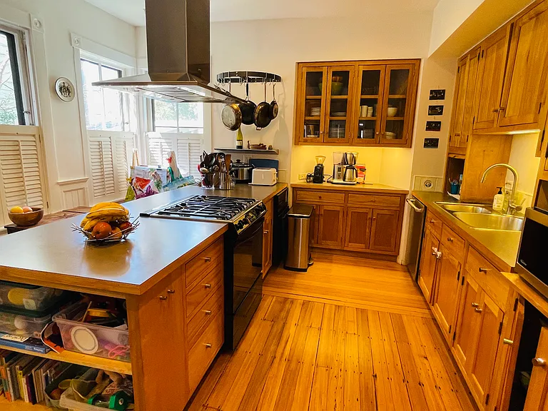109 Hammond St #109 — Photo 6