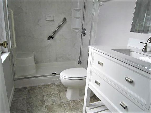 5th image of 6008 Twin Pine Dr
