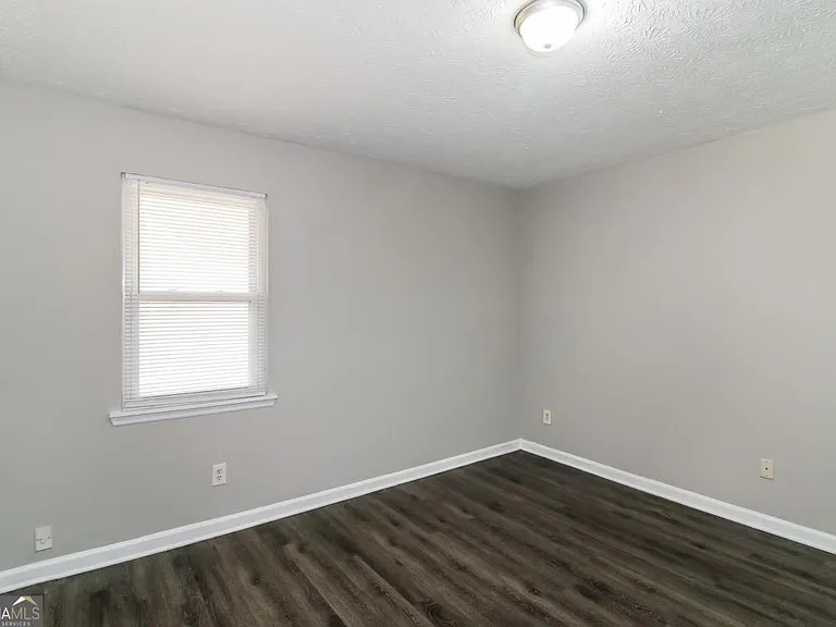 307 Hamilton Glenn #305 — Photo 9