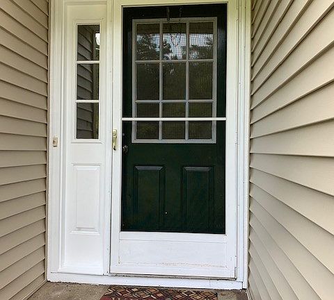 3rd image of 7 Lexington Dr