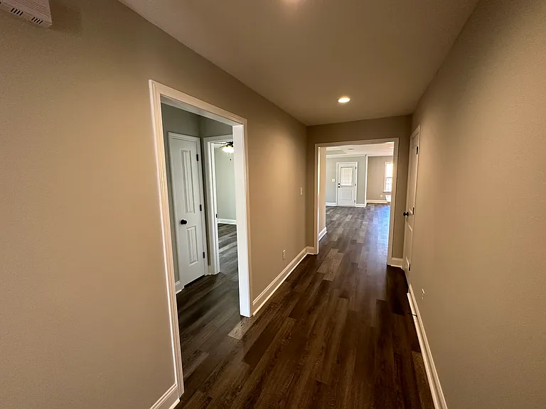 221 Lasso Dr — Photo 4