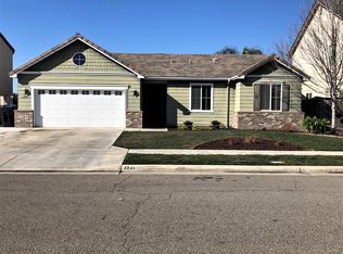 1241 N Julieann Ct, Visalia, CA