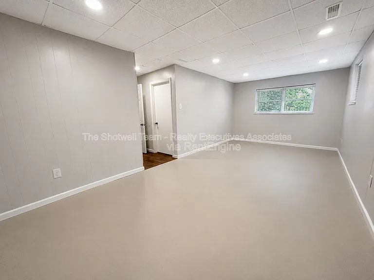 6814 Trousdale Rd — Photo 10