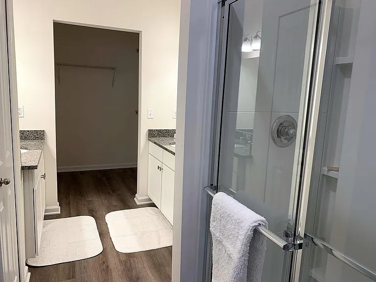 Towne Center Apartments — Photo 69