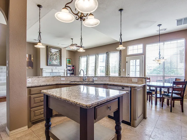 2500 Sir Tristram Ln — Photo 12