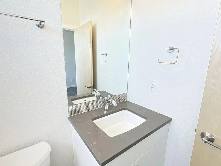 435 Blue Ridge Ln #B — Photo 5