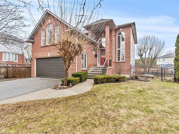 4th image of 10 Pinecreek Rd