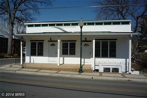 1st image of 4904 Berwyn Rd
