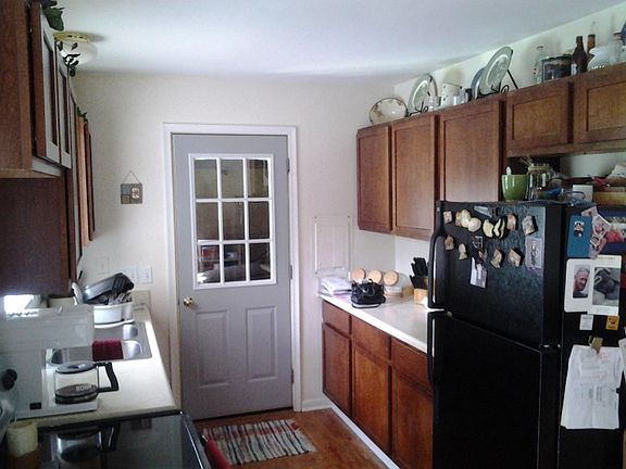 5th image of 212 Woodlark Dr