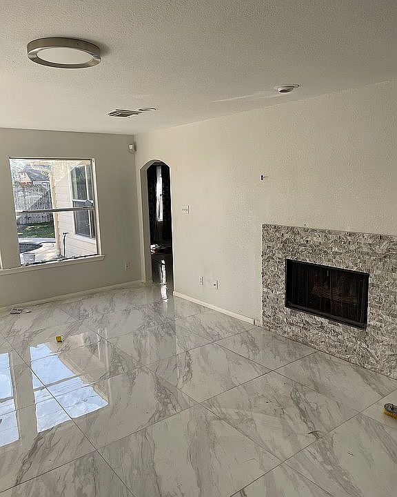 1st image of 23031 S Waterlily Dr